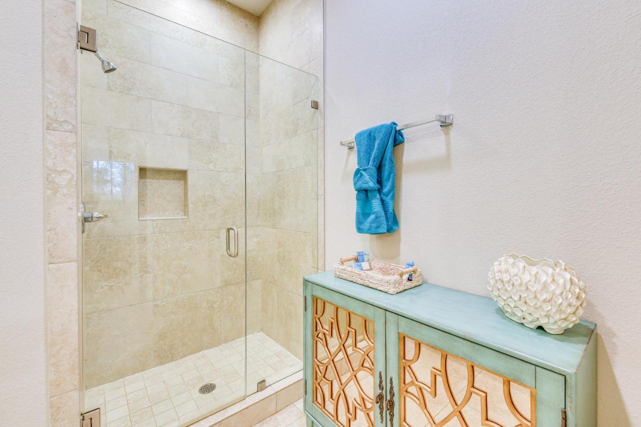Miramar With Pool - Walk To Beach! Apartment